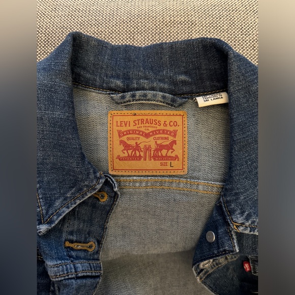 Levi’s Original Trucker Denim Jacket - Picture 4 of 5